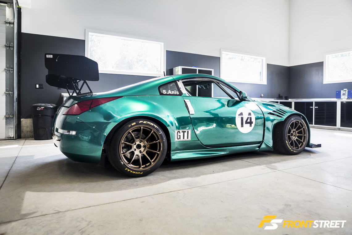 2003 Nissan 350Z by Sasha Anis