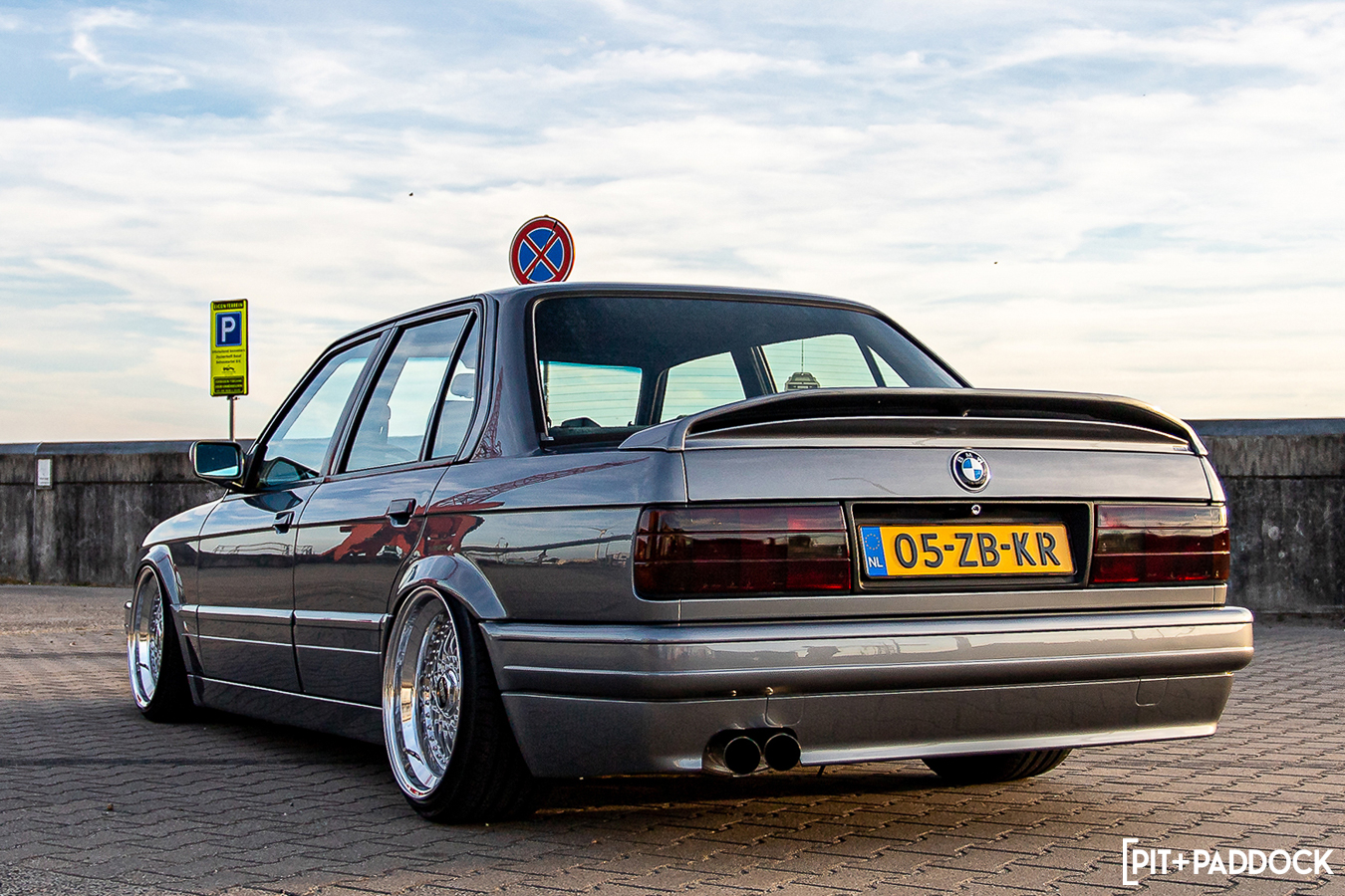 BMW 325i E30 Restomod by Pim Vinke