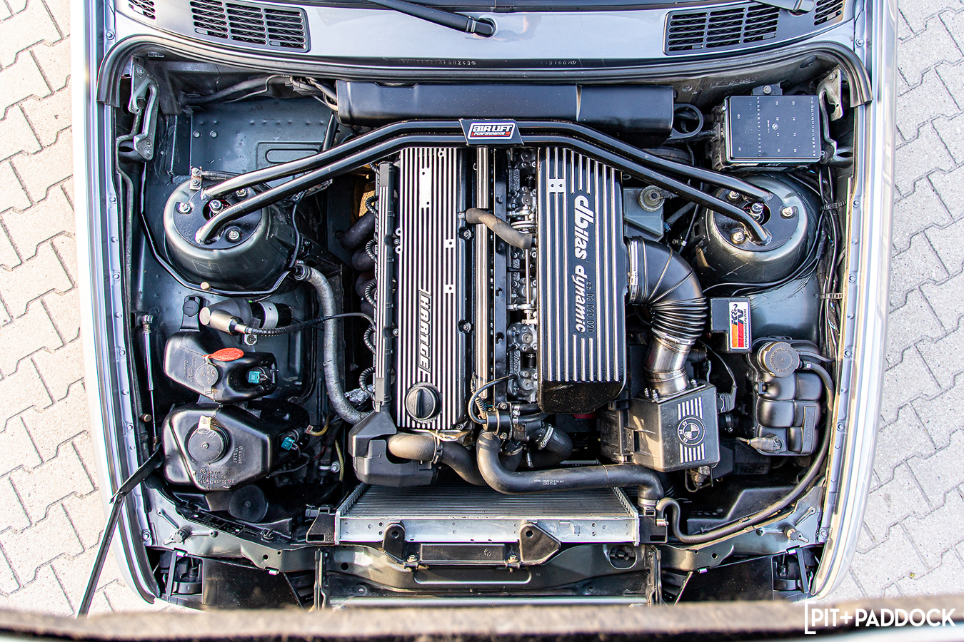 BMW 325i E30 Restomod by Pim Vinke