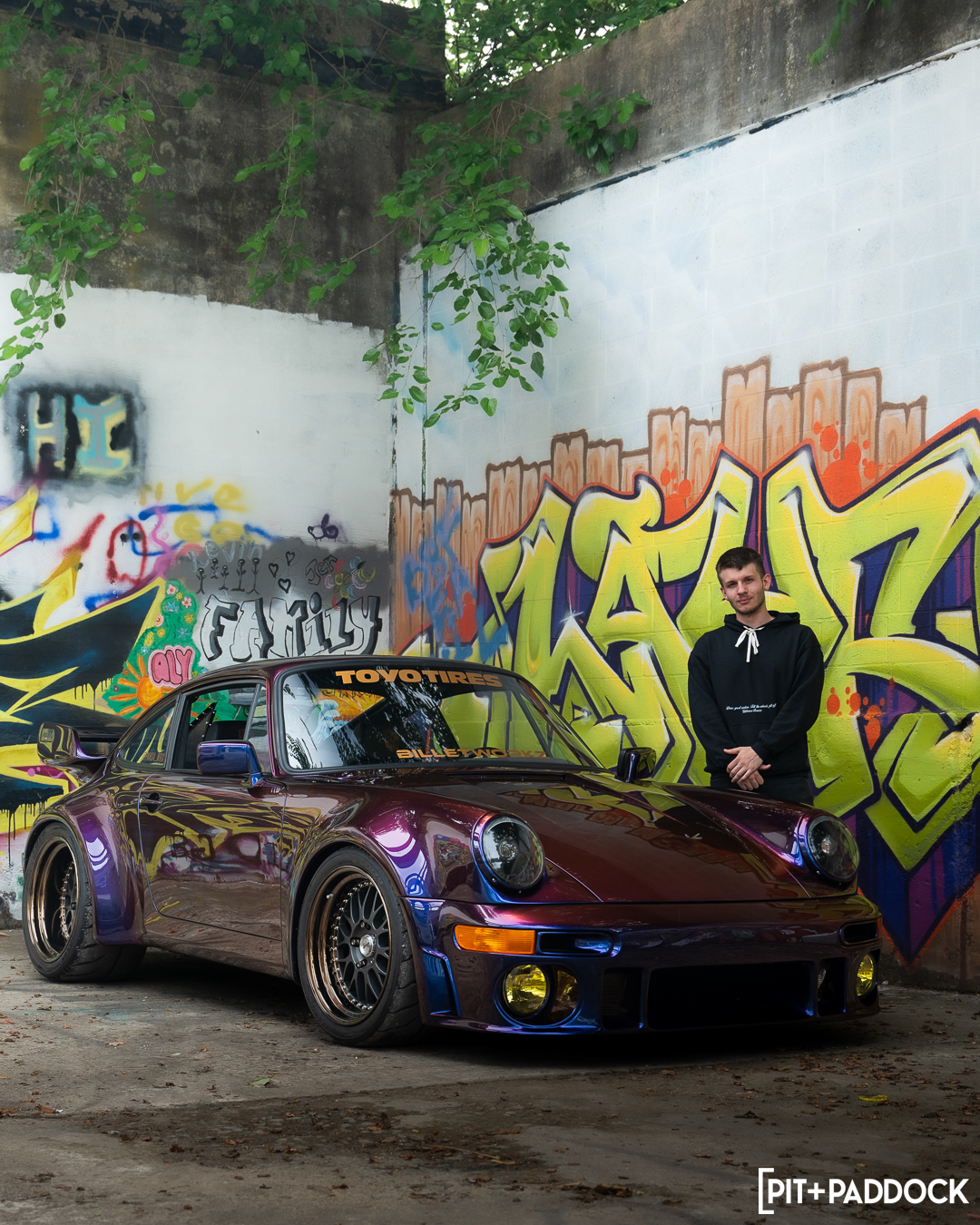 1976 Porsche 911 by Austin Barnett